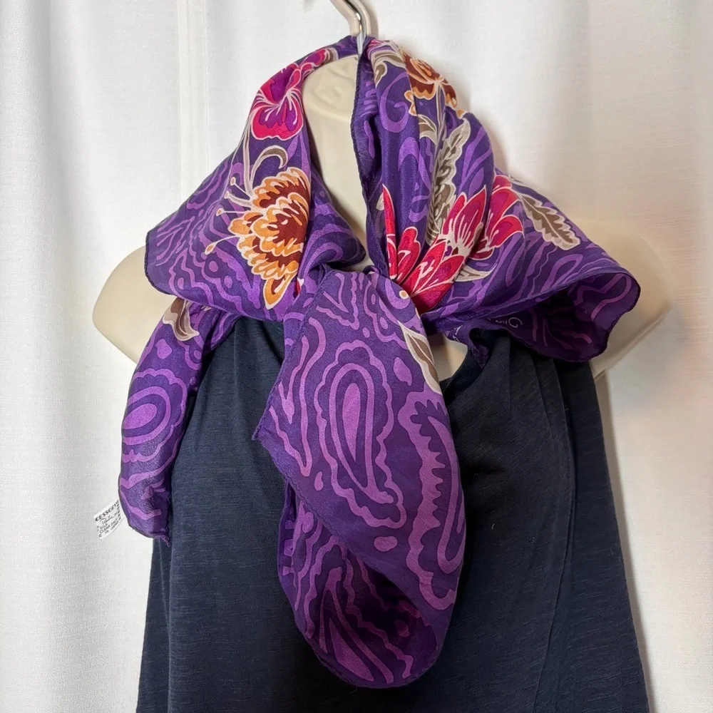 Oscar de la Renta Silk Scarf Purple Paisley Floral Made In Japan Vintage Luxury